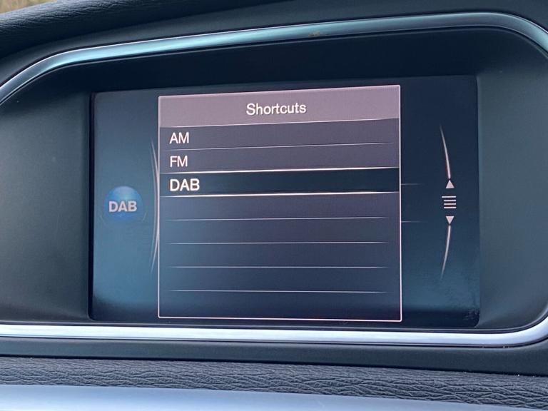 2018 Volvo V40 T3 [152] Inscription 5dr - Sat Nav &amp; Rear Camera &amp; Heated Seats HATCHBACK ...