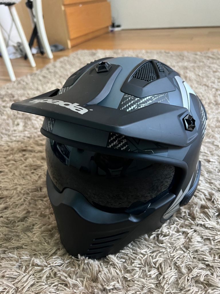 Motorbike helmet XL