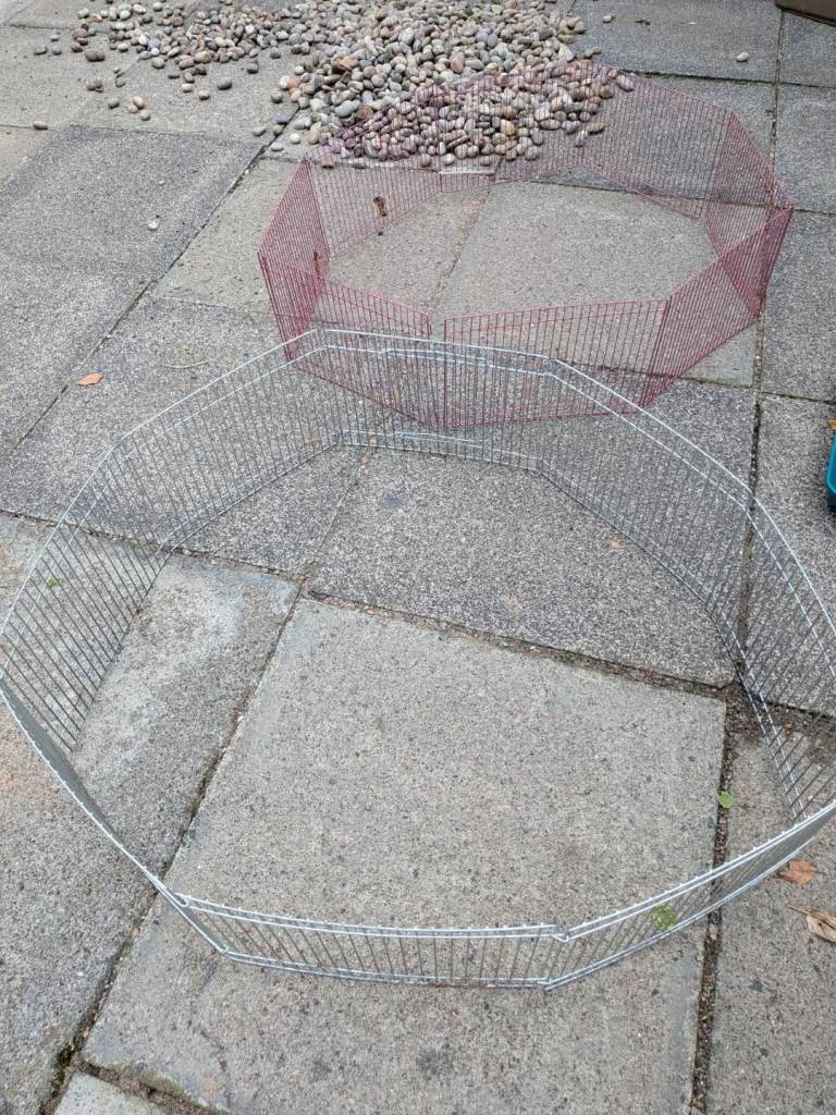 Metal small fencing for guinea pig or similar 