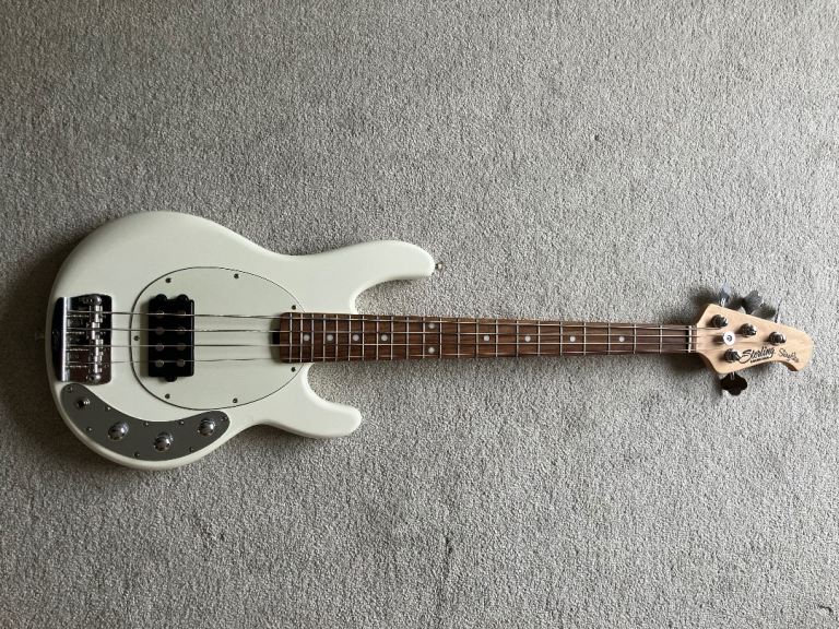 Sterling StingRay Bass Short Scale - Olympic white