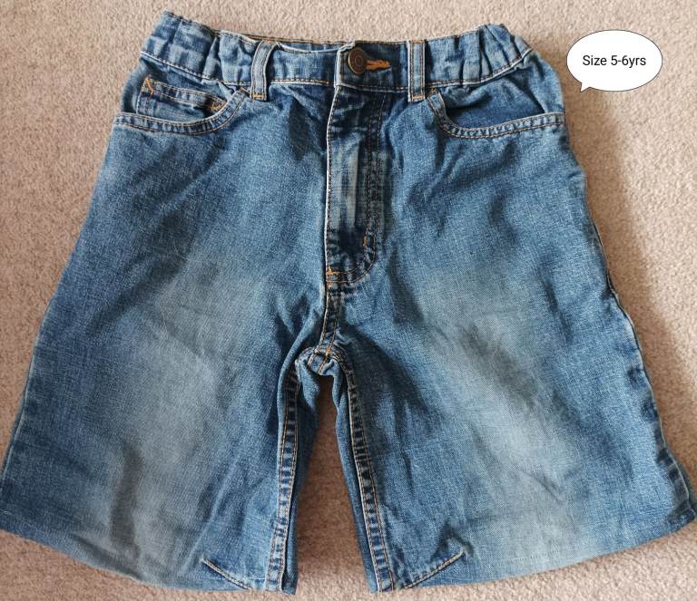 Size 5-6yrs adjustable waist denim shorts £1