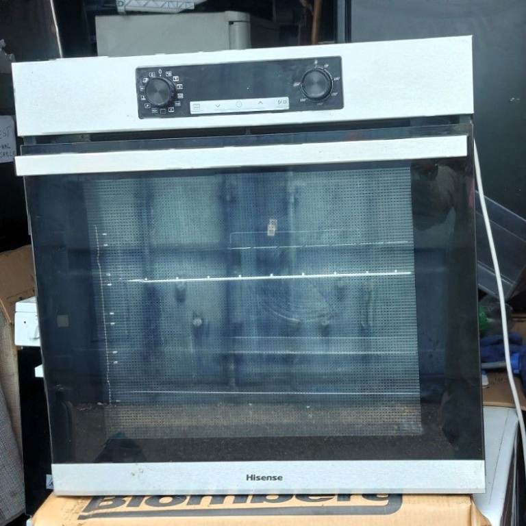 Hisense  60cm  Built-in Electric Oven- RRP £280