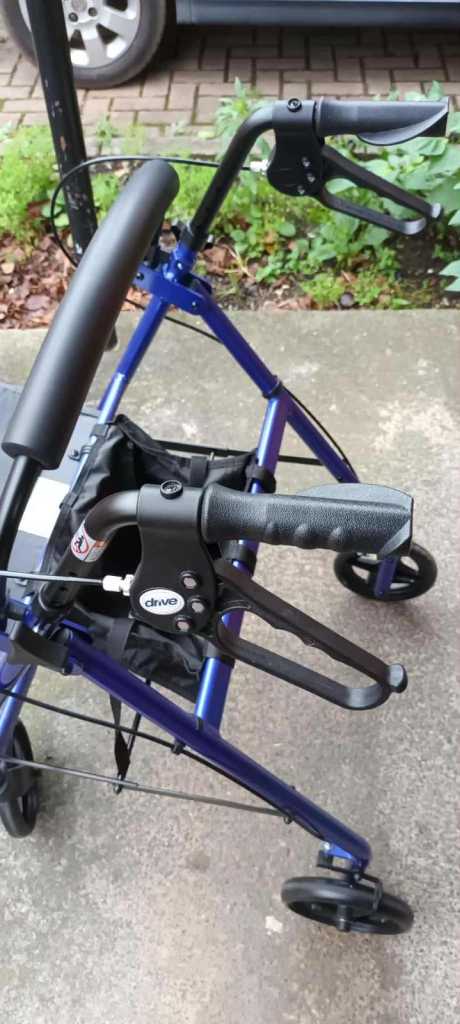  Drive R8 Rollator