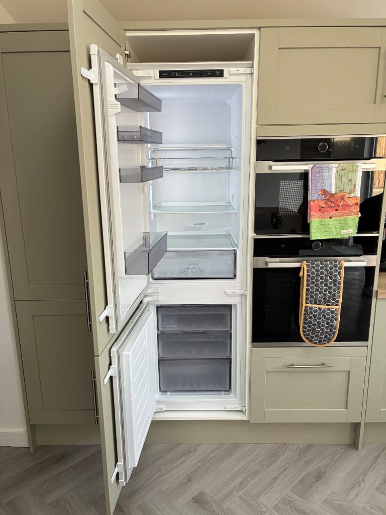 Integrated Fridge Freezer – As Good As New, White