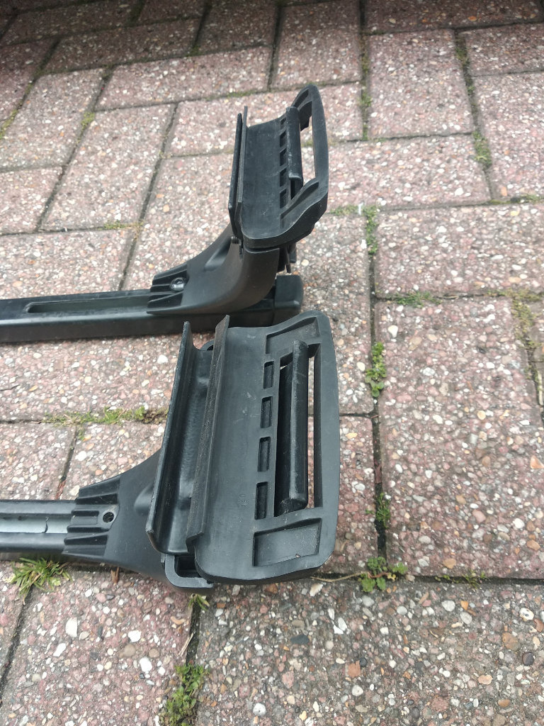 Car roof rails