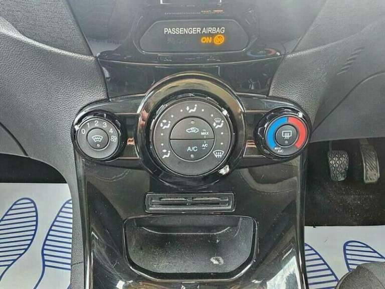 2015 Ford Fiesta 1.25 Zetec Euro 6 3dr HATCHBACK Petrol Manual