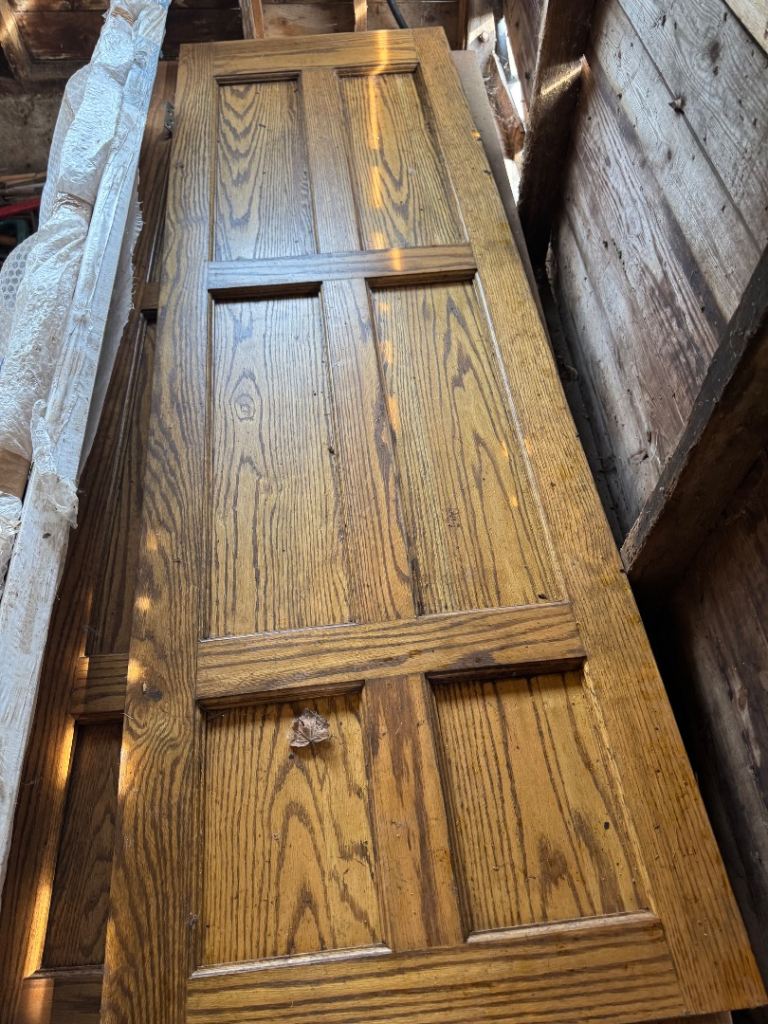  9 Solid oak doors used 