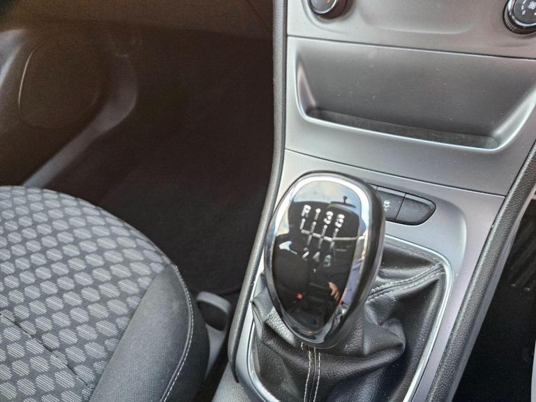 2017 Vauxhall Astra 1.6 CDTi ecoTEC BlueInjection Tech Line Nav Sports Tourer Euro 6 5dr ESTATE D...