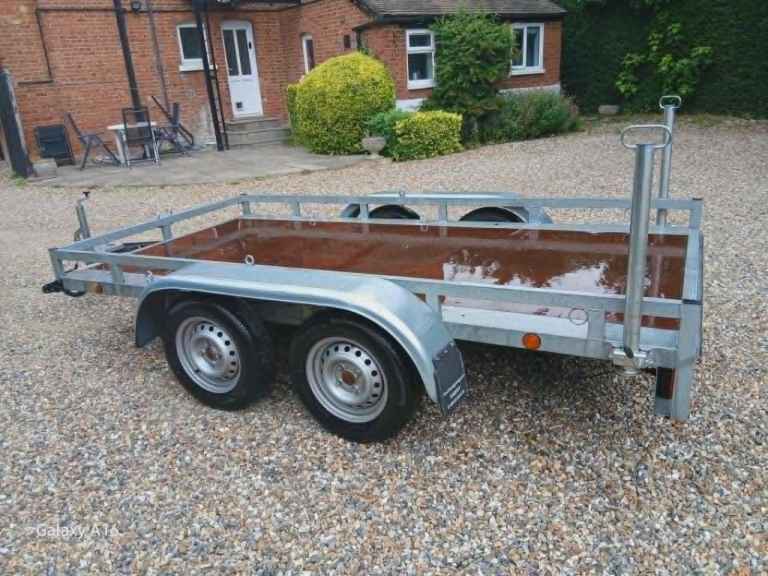 FLATBED TRAILER "LIKE NEW"