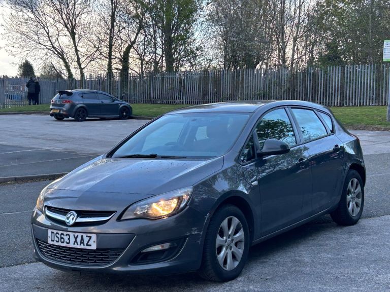 2014 Vauxhall astra