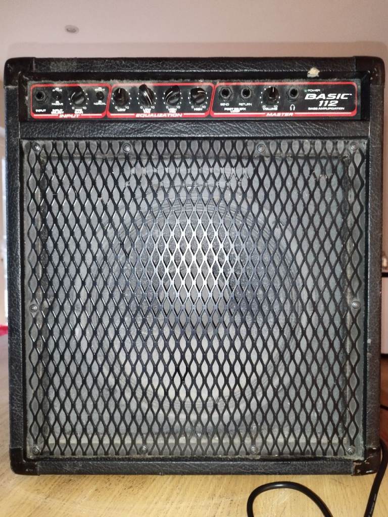 Peavey Basic 112 70W bass amplifier