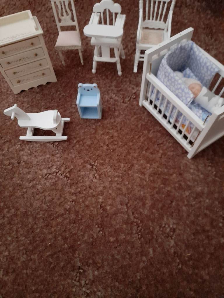 Dolls house furniture 