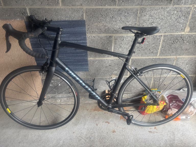 Specialised Allez 2023 and Zwift Hub Turbo Trainer
