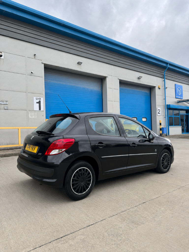 2011 Peugeot 207, 1.4 Petrol, 5 Door, 12 months MOT, Bargain! 