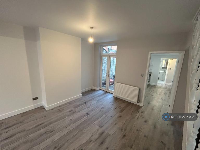 3 bedroom house in Curtis Street, Swindon, SN1 (3 bed) (#2715708)