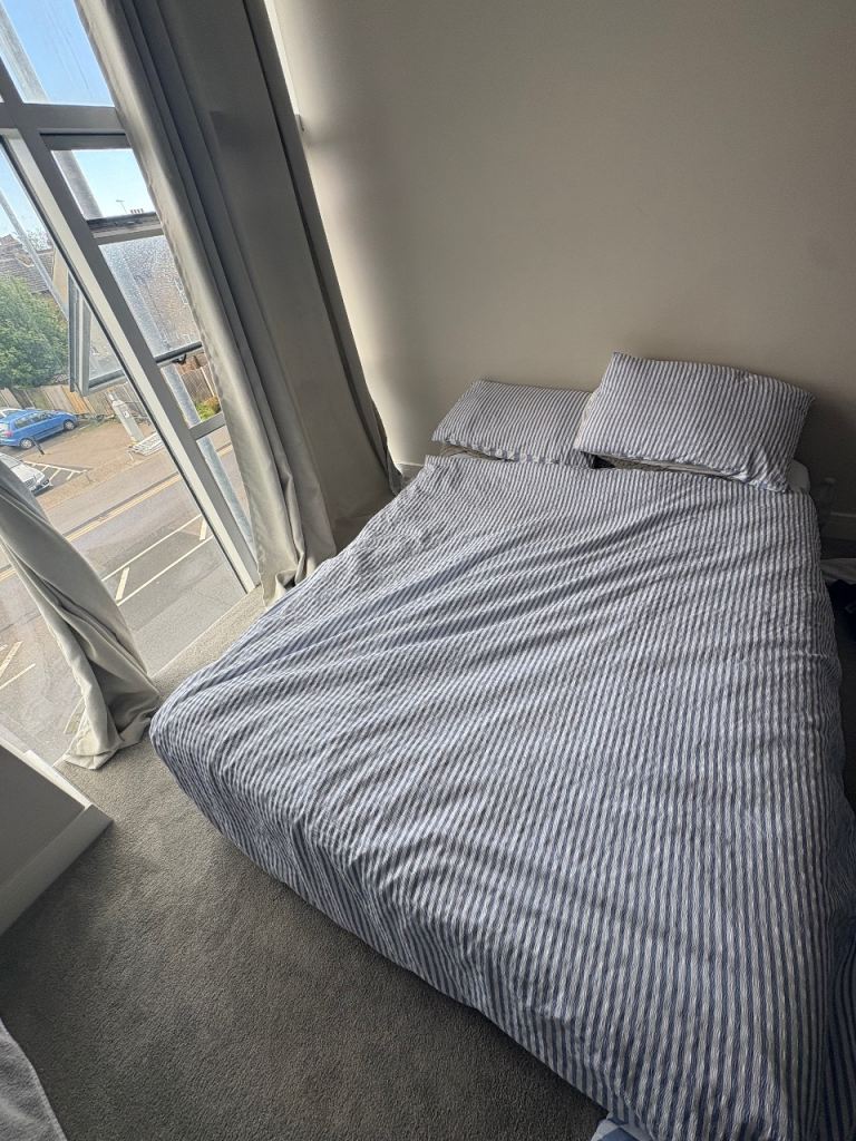 Double bed 