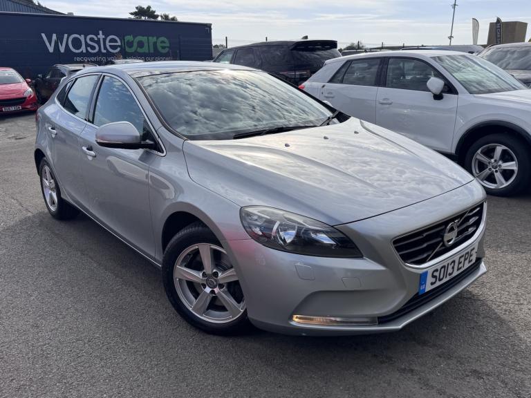 VOLVO V40 2.0 D3 SE 2013