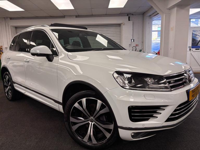 **VW TOUAREG 3.0 V6 TDI R LINE BLUEMOTION TECH 4WD AUTO DIESEL EURO 6 IN WHITE**