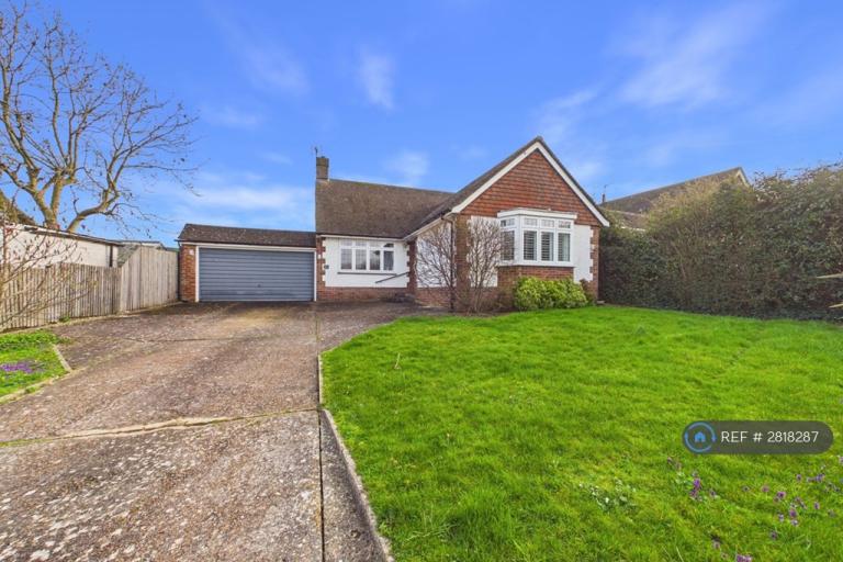 4 bedroom house in Friston Avenue, Eastbourne, BN22 (4 bed) (#2818287)