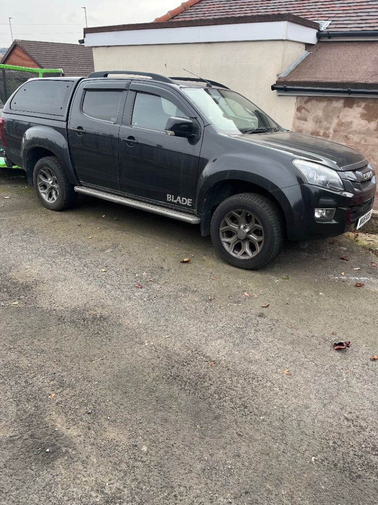 ISUZU D MAX. 2.5 TWIN TURBO ❌NEEDS A ENGINE LOW MILEAGE 