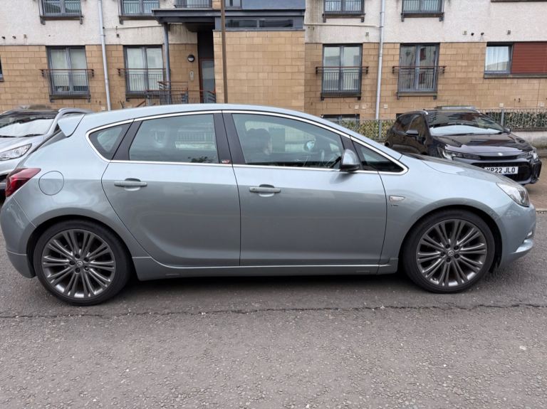 Vauxhall Astra SRI VX-line 2.0 CDTI automatic auto (unlike Ford Focus or Ford Fiesta)