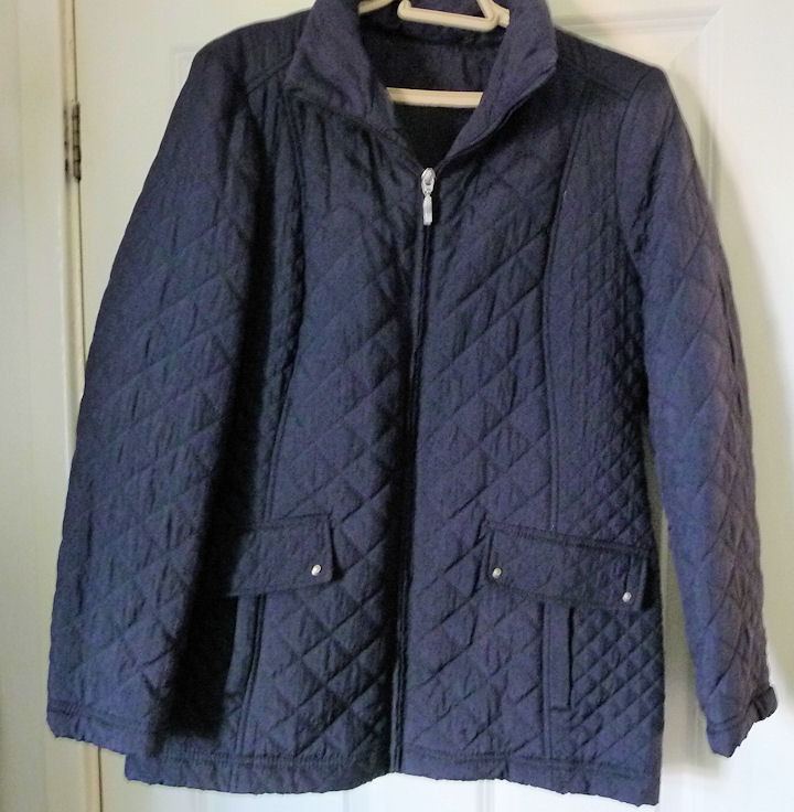 LADIES QUILTED NAVY BLUE COUNTRY JACKET with ZIPPED HOOD IN COLLAR - SIZE 12