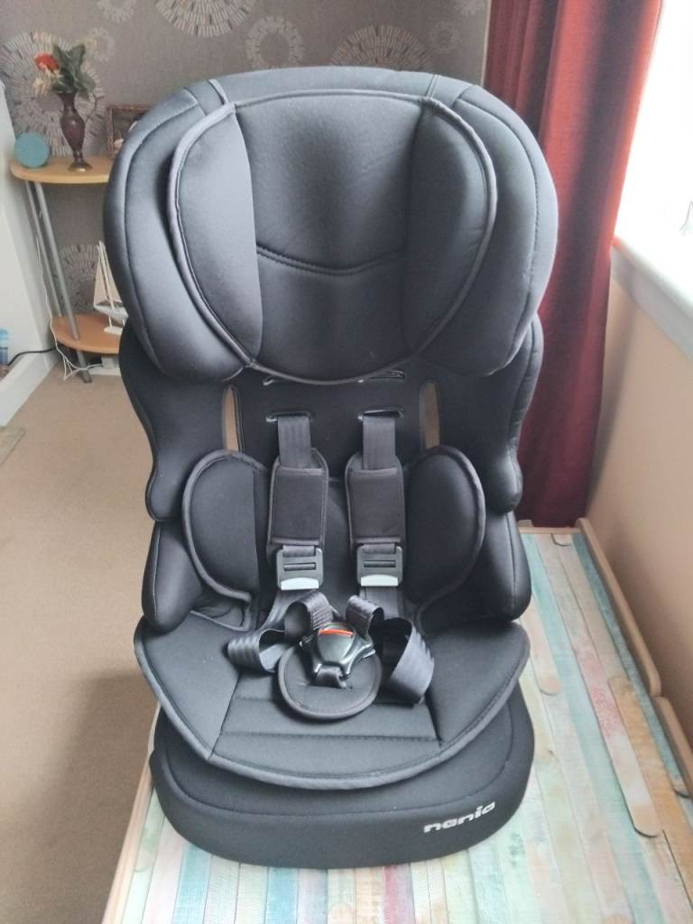 Child car seat - excellent condition 