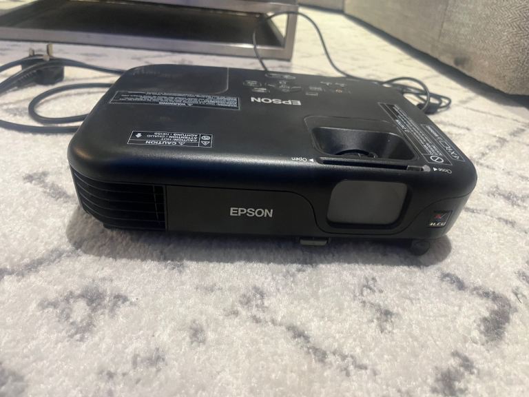 Epson H433B Multimedia Projector – Good Working Order