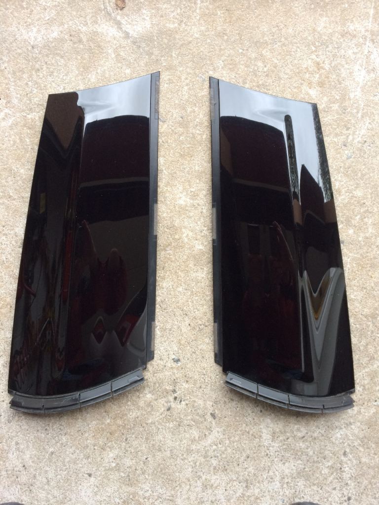 BMW Mini Rear C-pillar outer plastic trim panels.