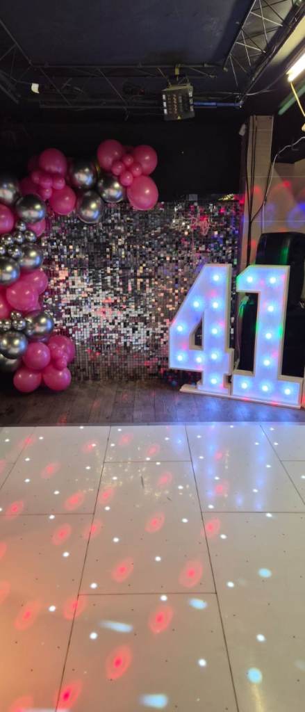 LED NUMBERS / PARTY SETUP / SHIMMER WALL FOR HIRE