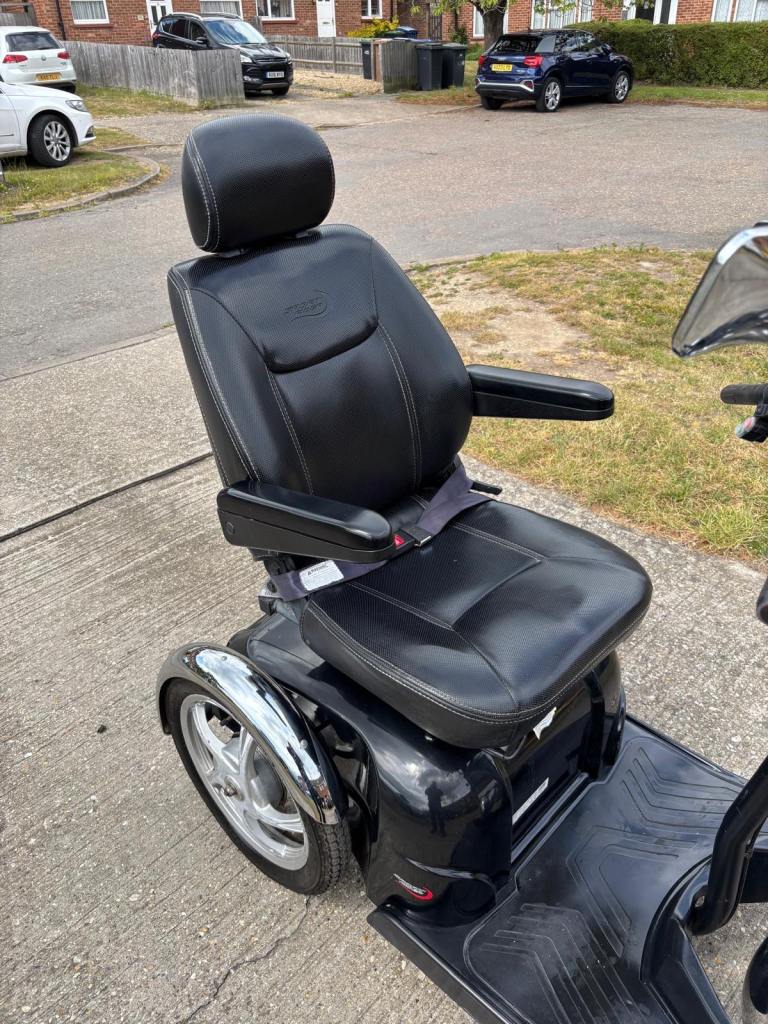 Sport rider Harley style mobility scooter