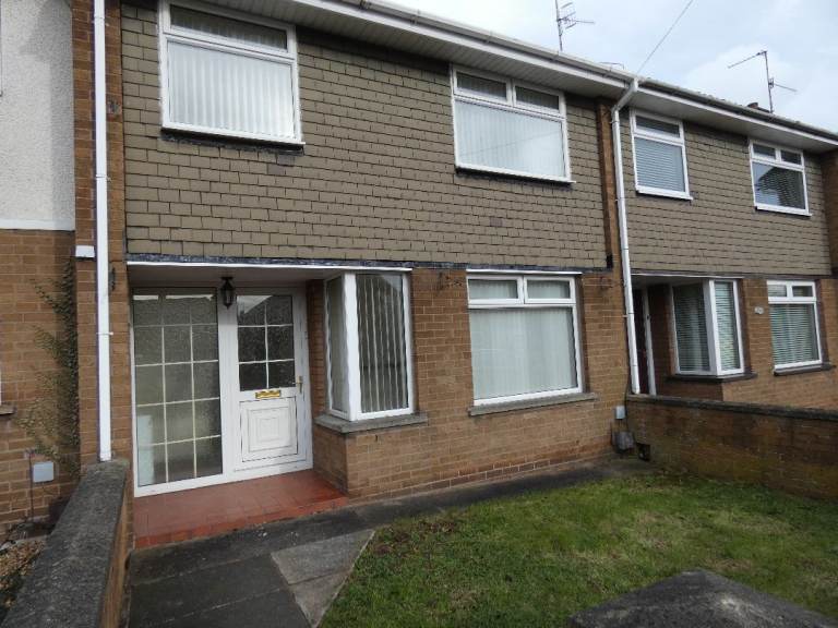 3 bedroomed house to rent