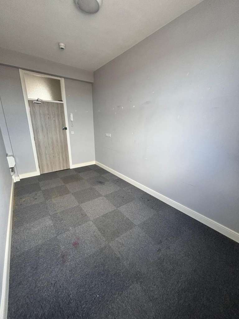 Office/Workshop/Artist Studio available for rent from start of October