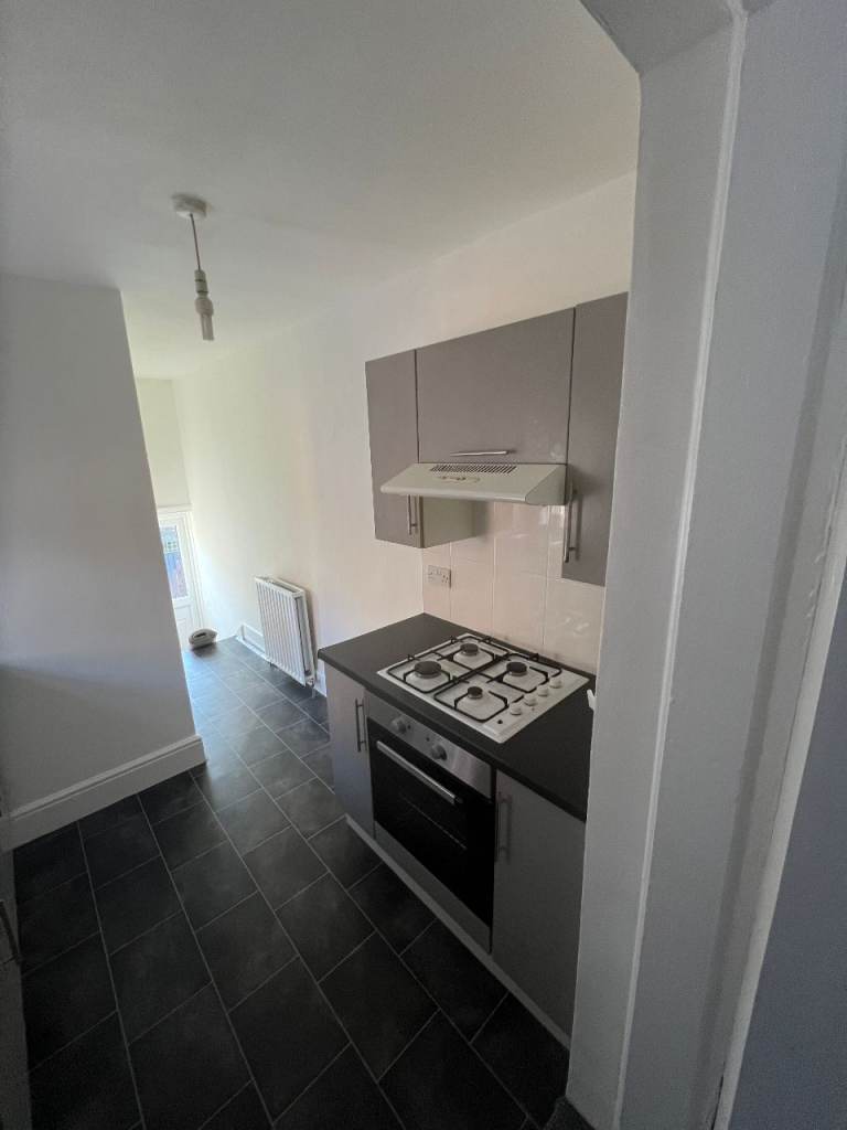 Lovely 3 Bed Flat, First Floor Flat, Bilbrough Gardens, Newcastle upon Tyne, NE4 8YA