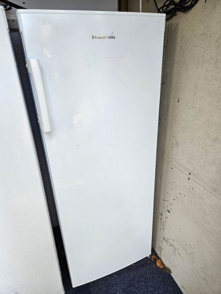 Freestanding upright Freezer