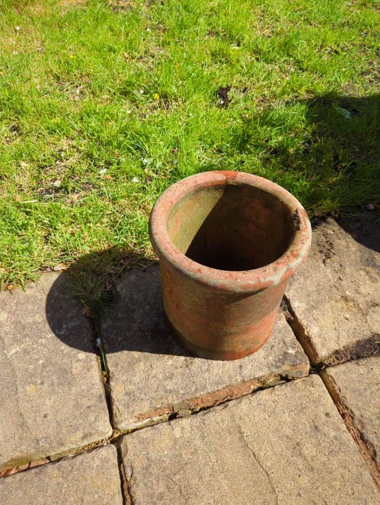 Reclaimed chimney pot