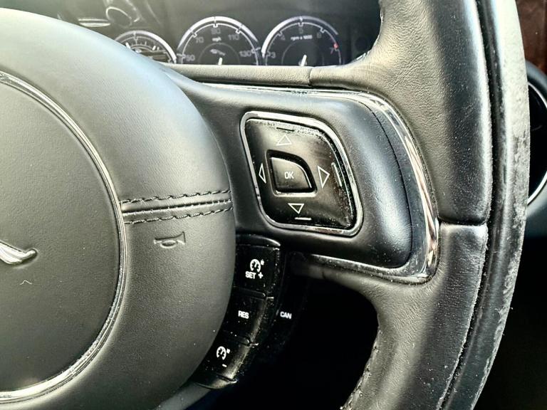 2010 Jaguar XJ 5.0 V8 Premium Luxury Auto Euro 5 4dr (LWB) SALOON Petrol Automatic