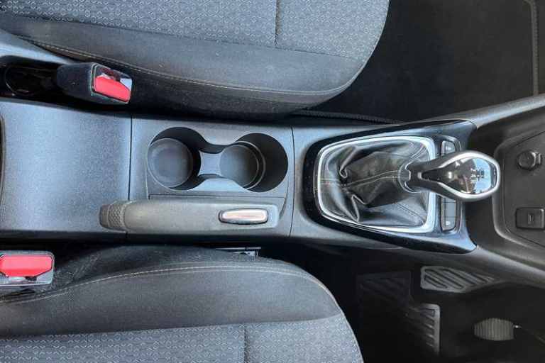 2022 Vauxhall Crossland 1.2 Design 5dr HATCHBACK PETROL Manual