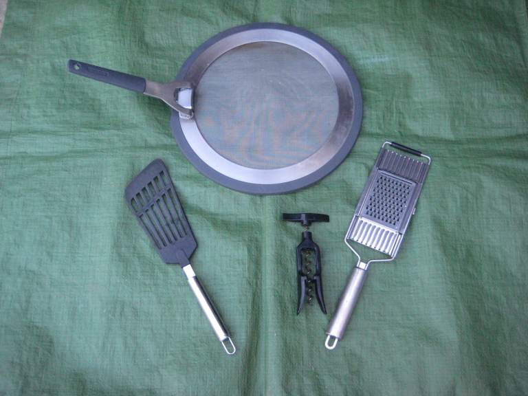 4 Various Kitchen Utensils: Please See Advert Description for Individual Prices