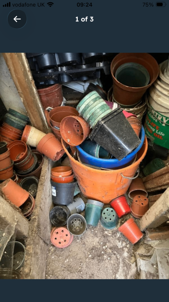 Flower pots / trays