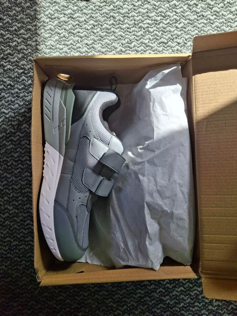 Mens Trainers Rebound Core V8