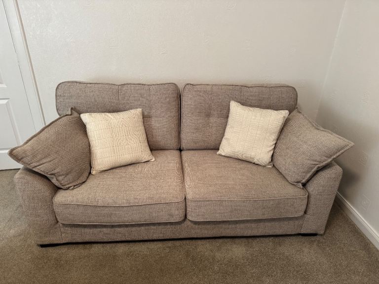 3 seater and 2 armchairs