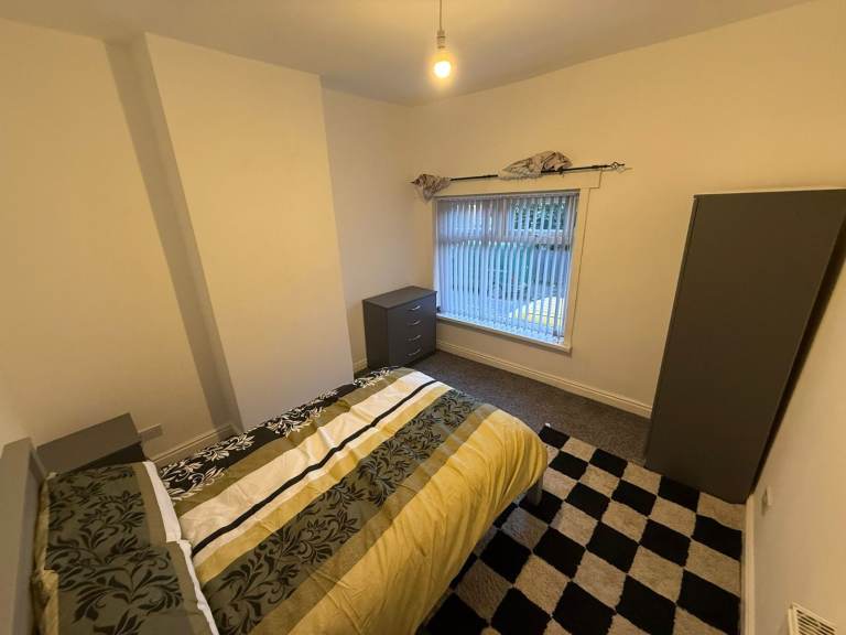 HMO Supported Accommodation DSS Double ROOMS available in West Midlands Reddings Lane B11 3HB 