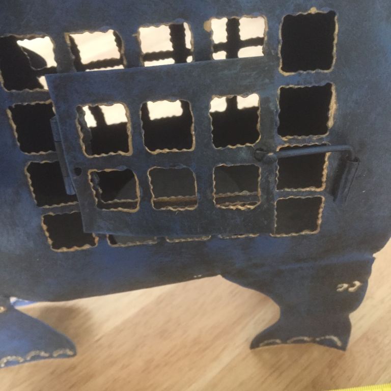 Novelty metal tea light (NEW)