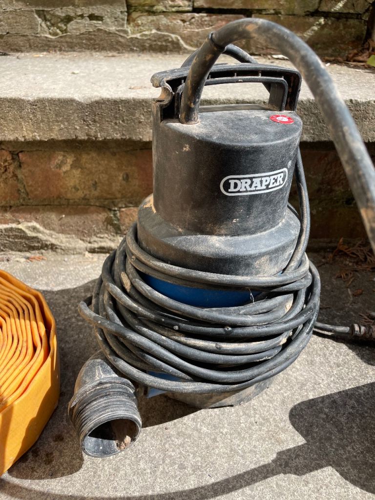 Draper water pump with removable hose 