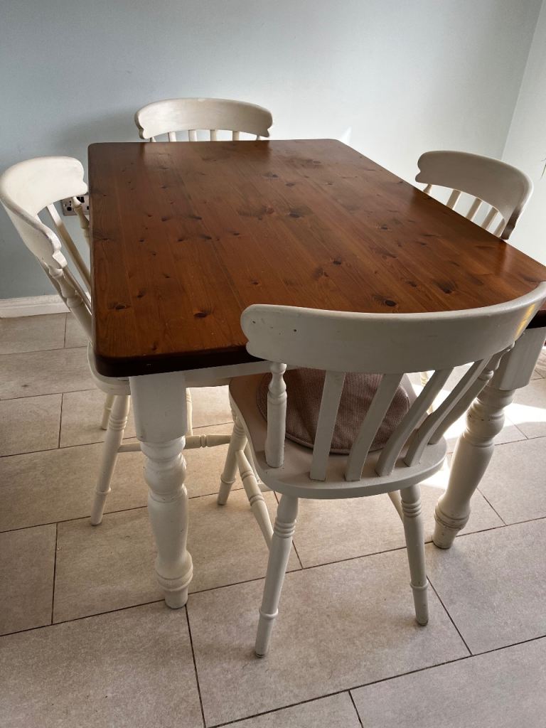 Farmhouse kitchen table and chairs 