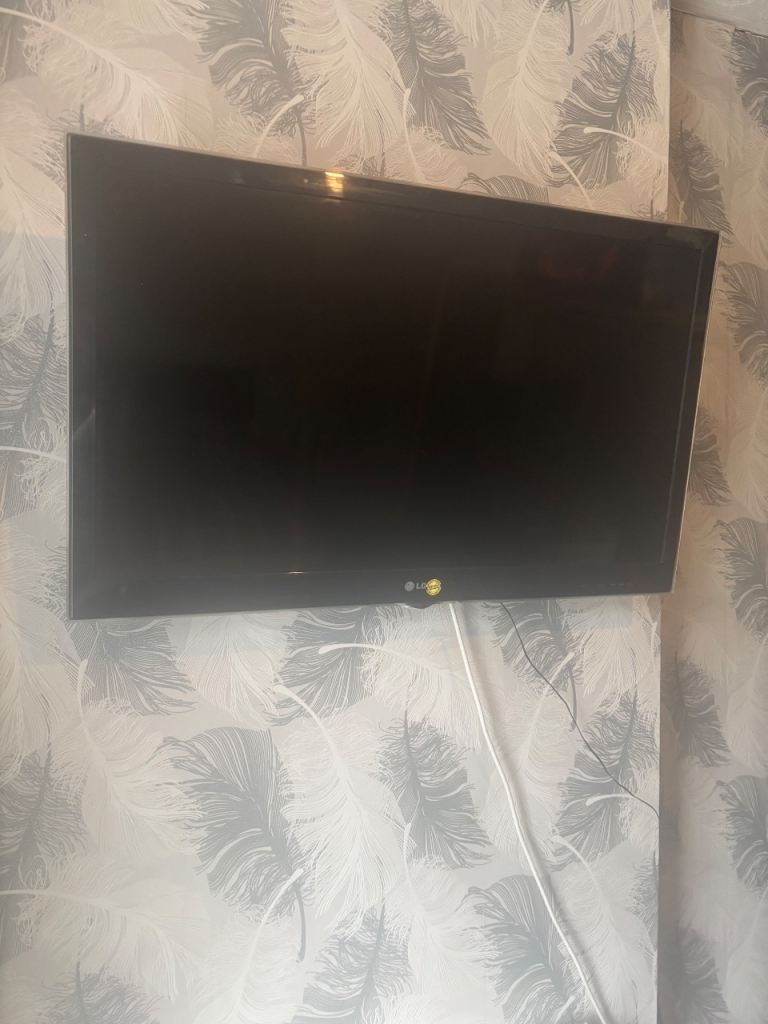 Free 40 inch LG TV no remote 