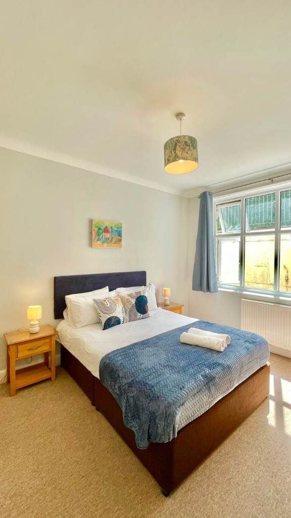 Gorgeous 1 bed flat on the beach