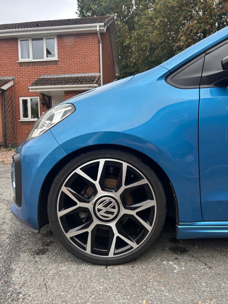 Volkswagen, UP, Hatchback, 2017, Manual, 999 (cc), 3 doors