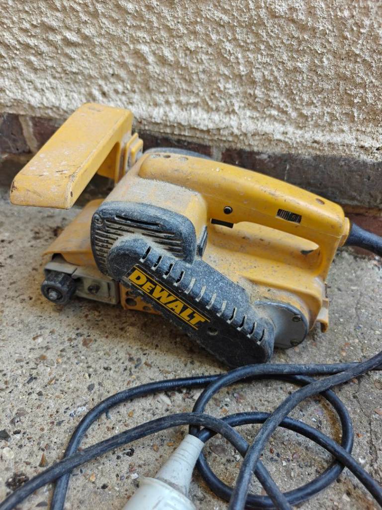 DeWalt DW431 Heavy Duty Belt Sander – 110V Site Plug
